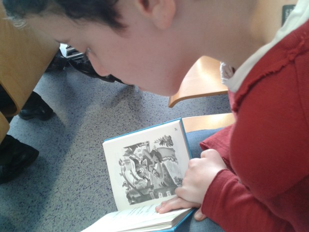 La espera en las salas de consulta se hace más llevadera con las aventuras de Katie Kazoo