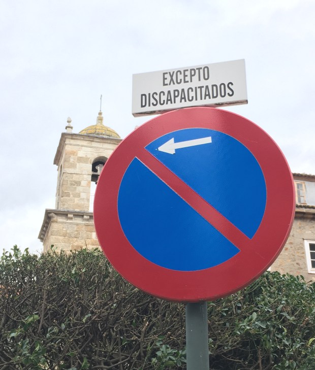 señalización plaza aparcamiento reservada a personas con diversidad funcional